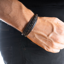 Pánský kožený náramek Lavaliere Secret of brown trinity Model.jpg