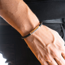 Pánský kožený náramek Lavaliere Pinch of luxury Model.jpg