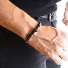 Pánský kožený náramek Lavaliere Black with the soul Model.jpg